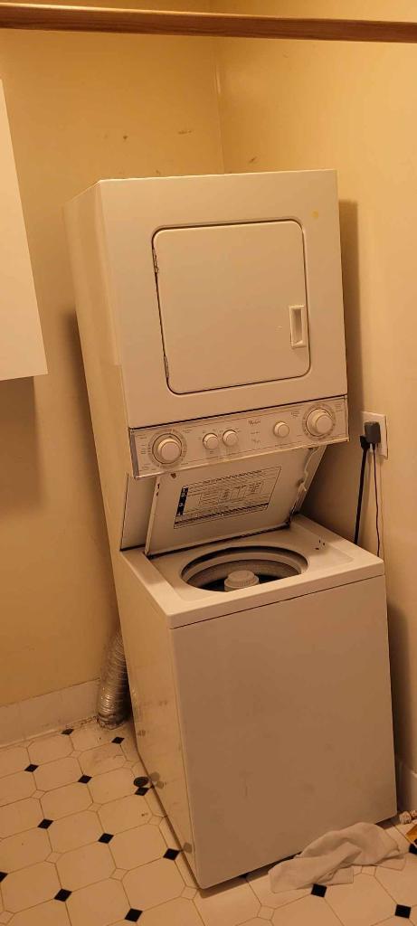 Stackable compact washer/dryer - 2360 Sonoma St