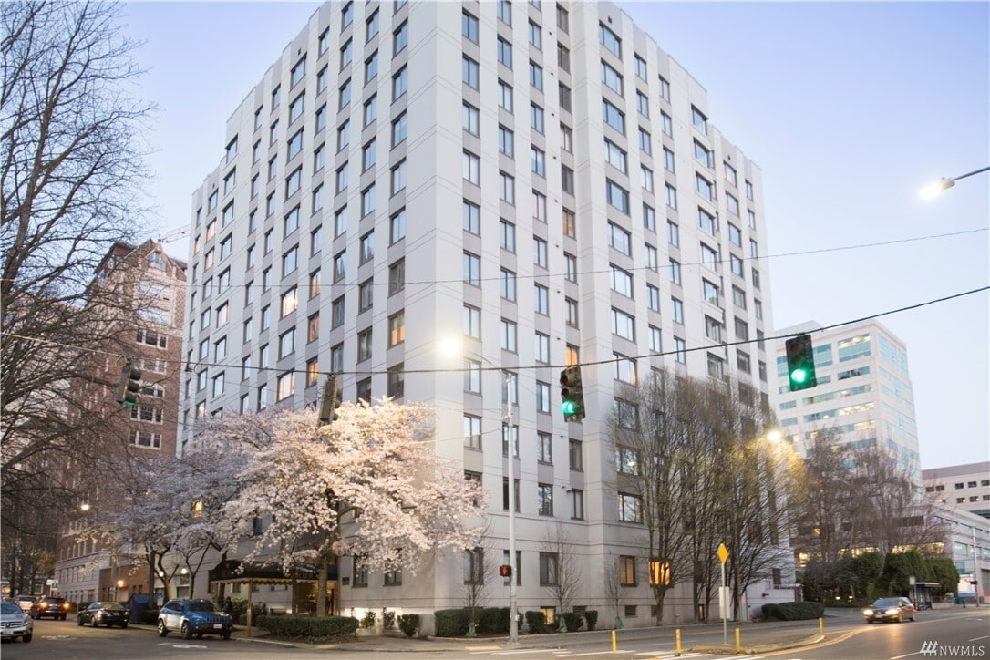 Building Photo - 1105 Spring St