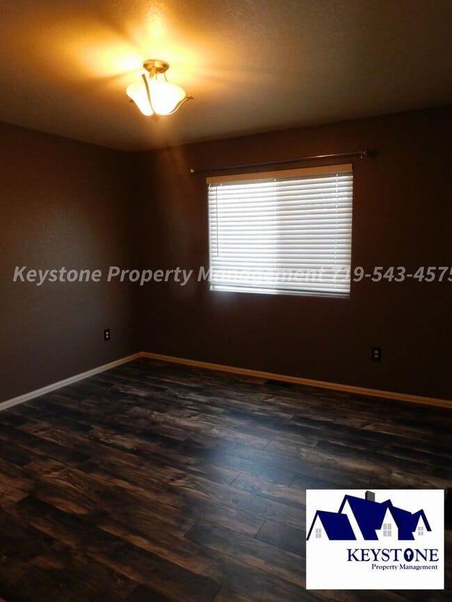 Building Photo - Pueblo West Rancher with Beautiful Views! ...