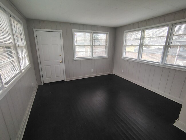 Building Photo - 2139 10th St