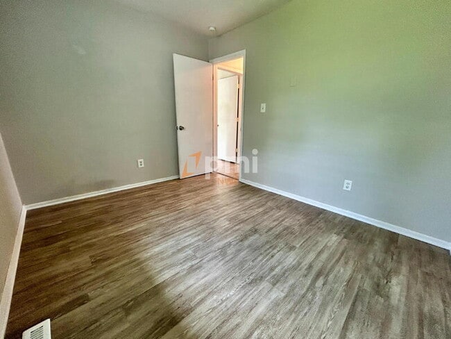 Building Photo - 5331 Aspen Ave