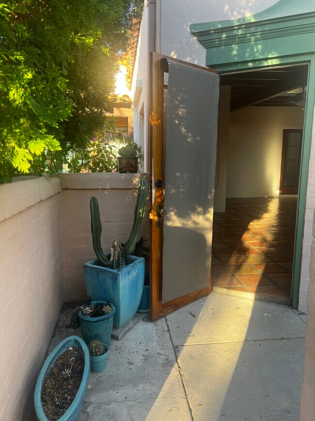 Building Photo - 780 N Prescott Dr