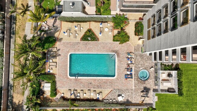 Building Photo - 3100 N Hwy A1A