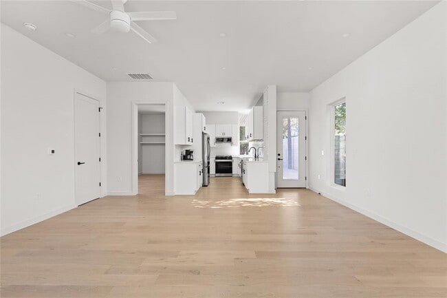 Building Photo - 613 Clifford Dr