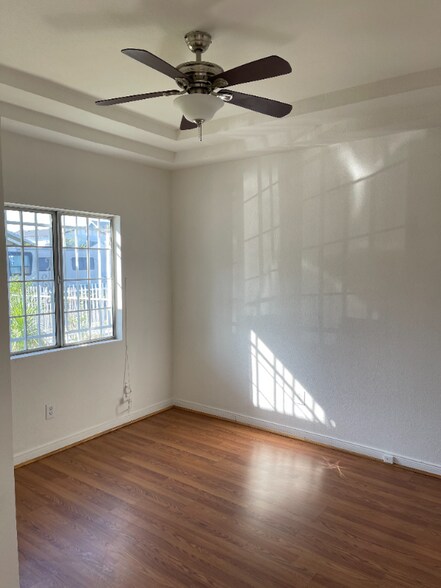Building Photo - 151 E 108th St