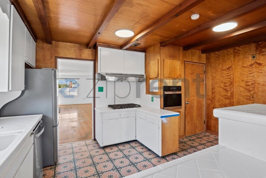 Building Photo - Unit