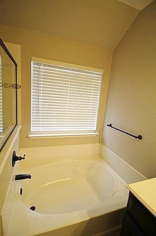 Building Photo - 138 Sierra Dr