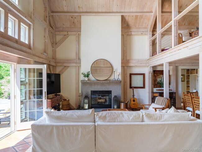 Building Photo - 121 Queechy Lake Dr