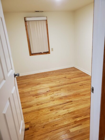 Building Photo - 2706 S Wallace St