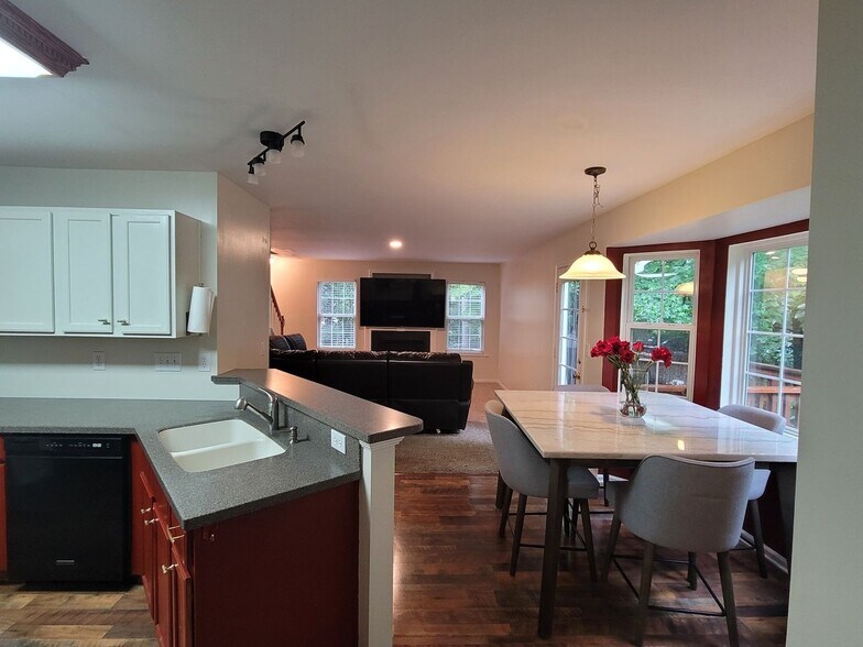 Building Photo - 6351 Pink Dogwood Ln