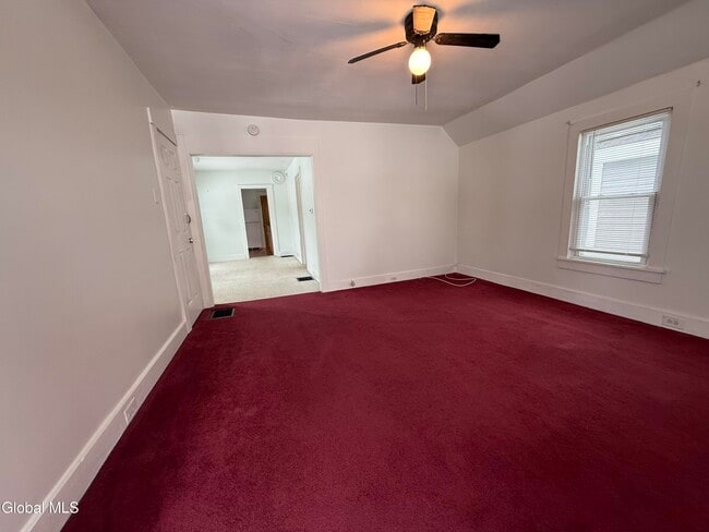 Building Photo - 172 Kingsboro Ave