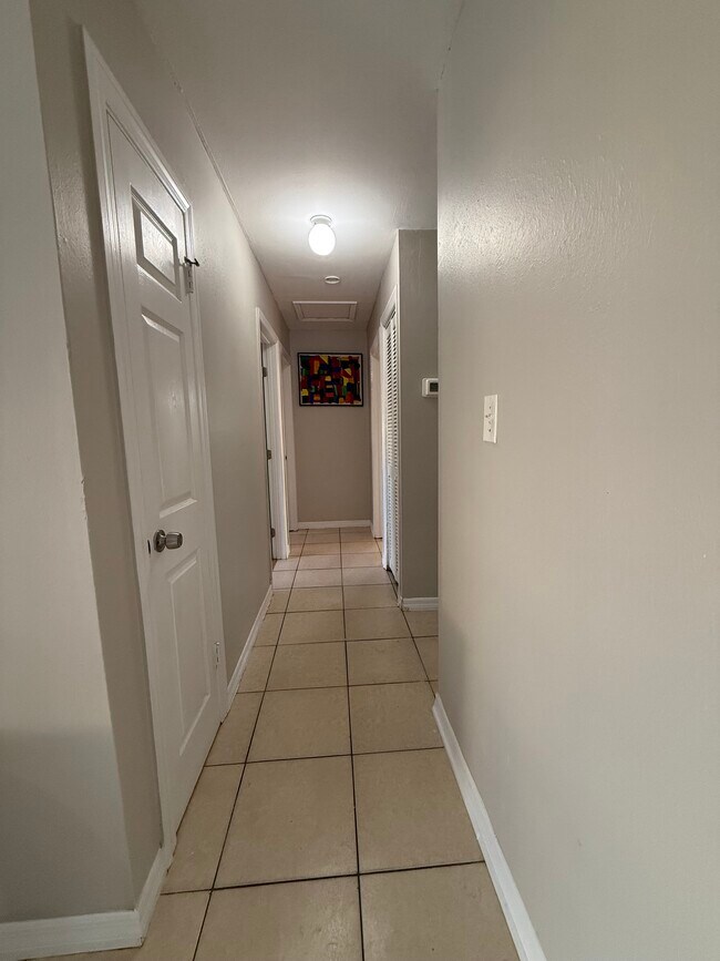 Hallway, 2 bds on left and 2 bds on right - 4410 N 40th St