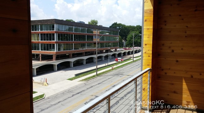 Building Photo - 63 Brookside