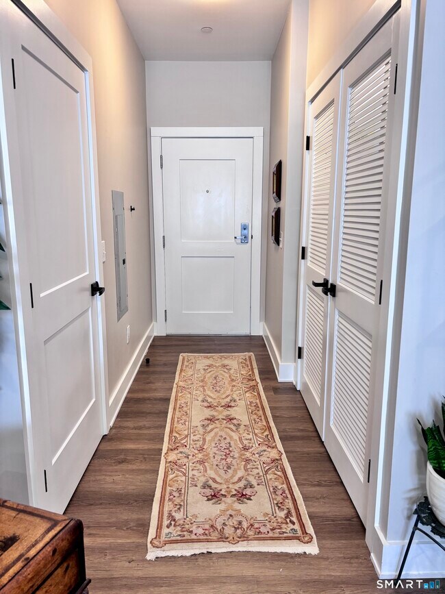 Building Photo - 5 N Salem Rd