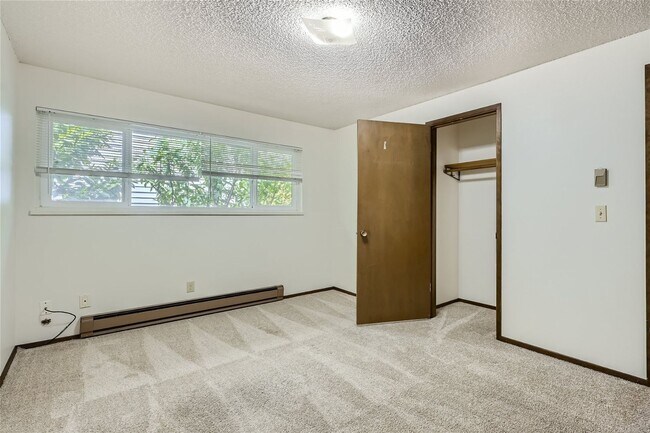 Building Photo - 10708 Stone Ave N