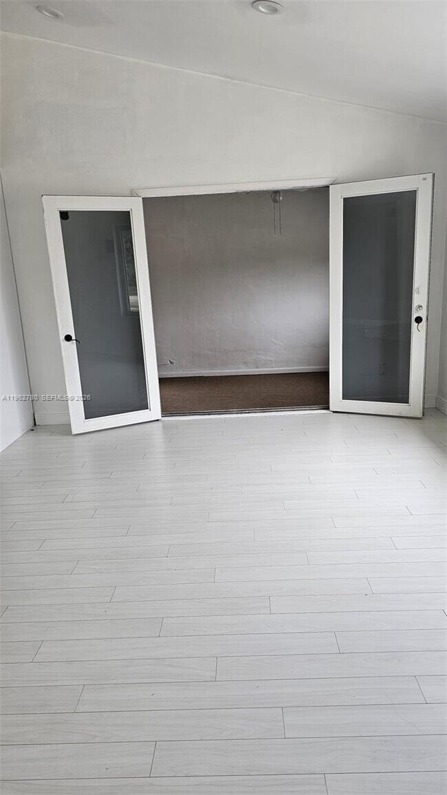 Building Photo - 17230 SW 93rd Ave