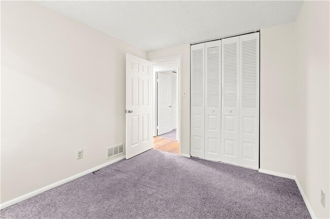 Building Photo - 2116 Scarbrough Rd