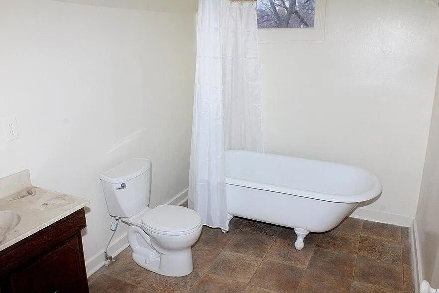 Bathroom - 236 Sydney St SE