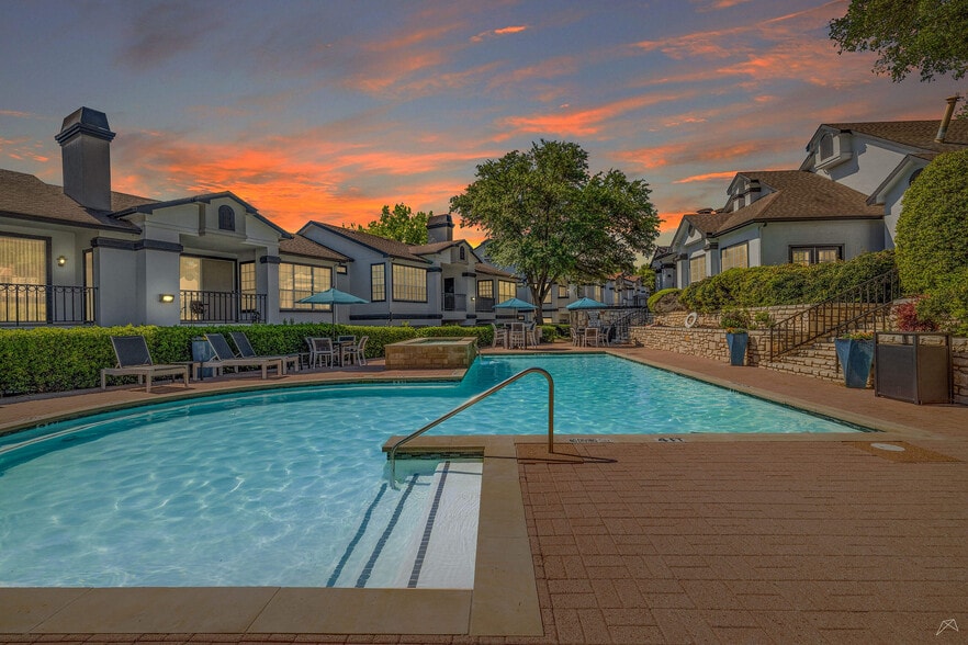 AvalonChaseOaks-ExAm26-018-04142026-DSK-S - Avalon at Chase Oaks