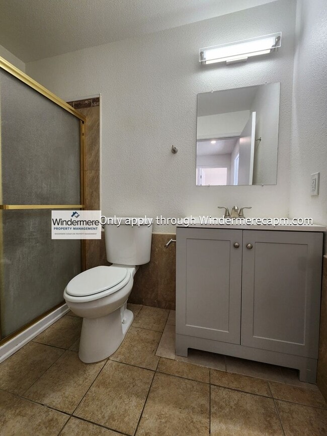 Building Photo - 5674-5674 Valley Vale Way