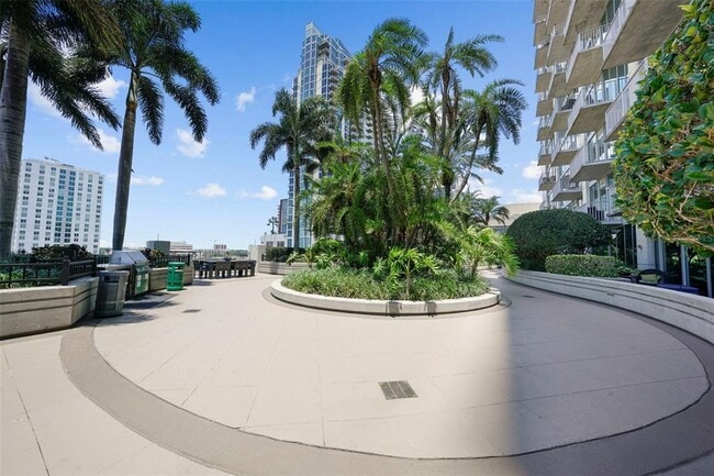 Building Photo - 777 N Ashley Dr