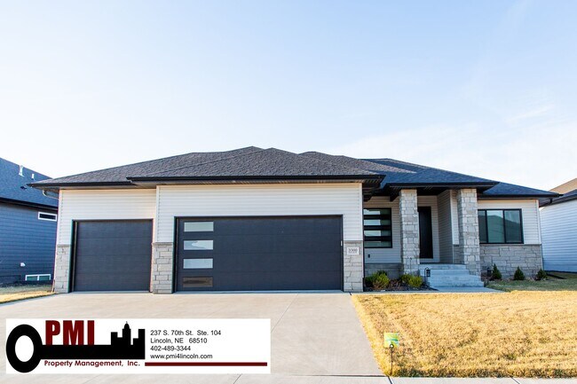 Building Photo - 5 Bedroom and 3 Bathroom House