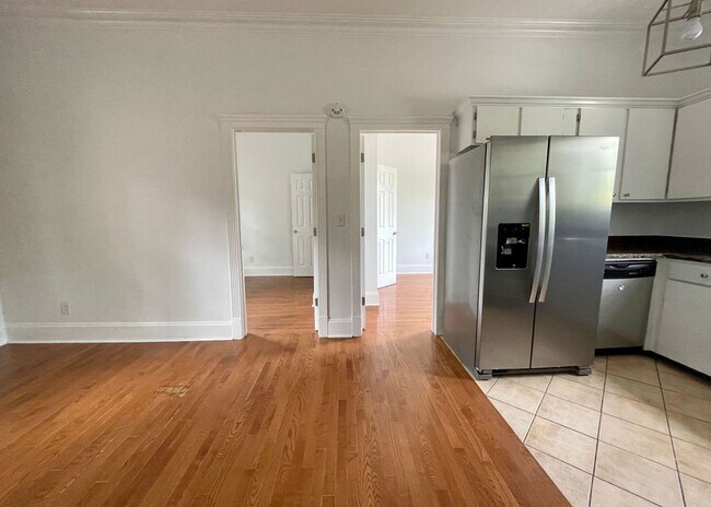 Building Photo - Available 8/1. Gorgeous 2 BR/1 BA Unit in the Historic East Side!