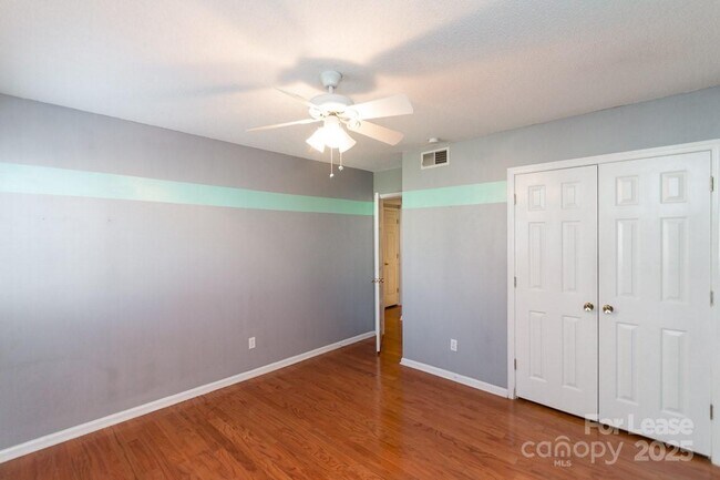 Building Photo - 140 Lake Concord Rd NE