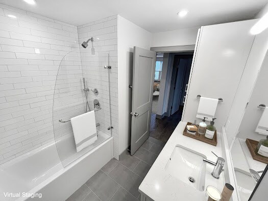 Building Photo - 522 Bridge St