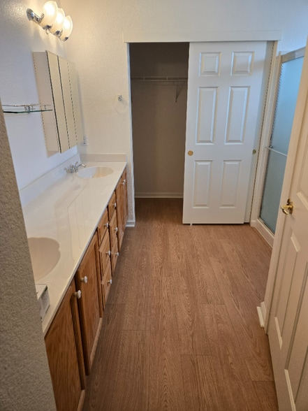 Building Photo - 405 Hopkins Ct