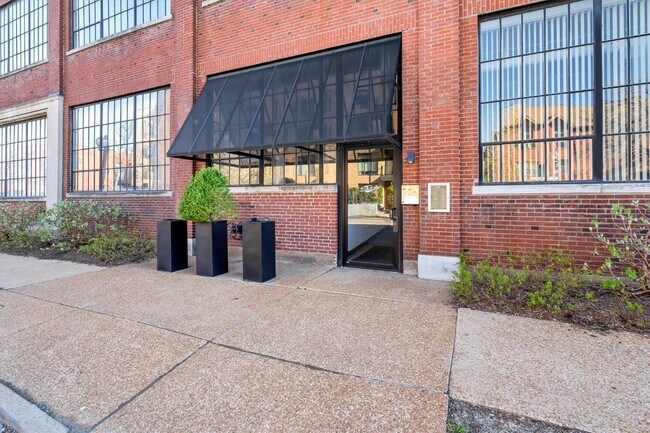 Building Photo - 4100 Laclede Ave