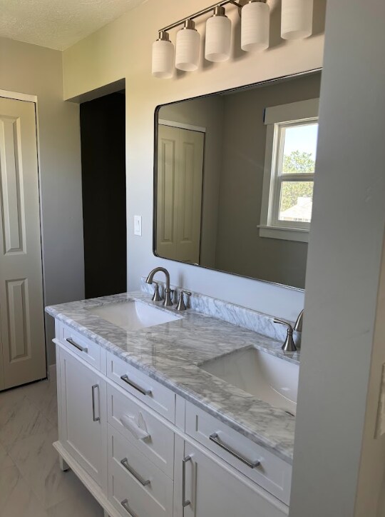 Building Photo - 9185 S Quail Hollow Dr