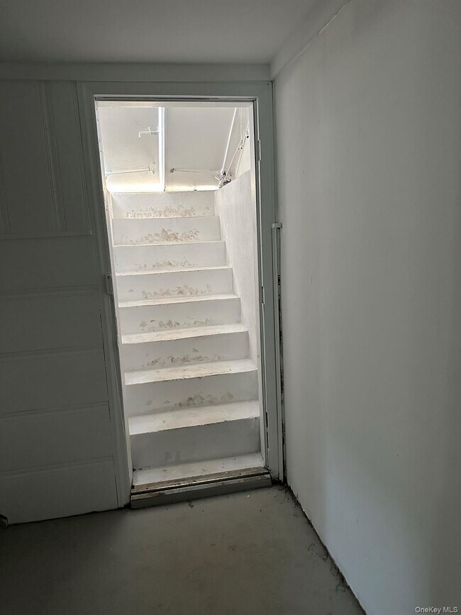 Building Photo - 39 Fairfield Ave