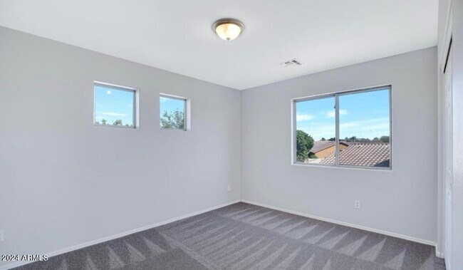 Building Photo - 12821 W Weldon Ave