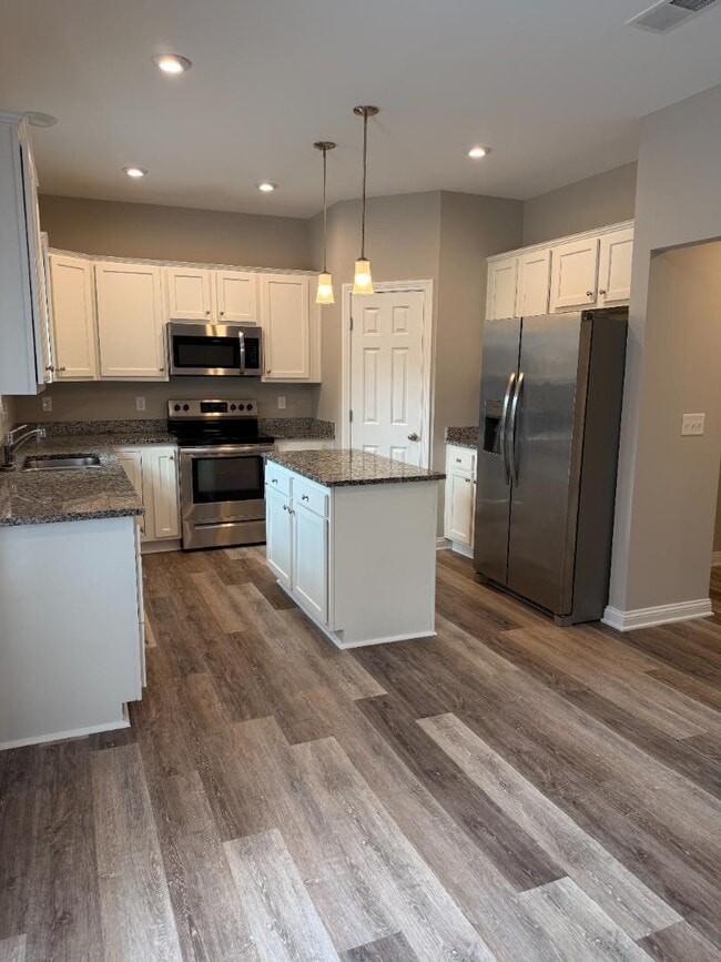 Building Photo - 121 Cammy Ct