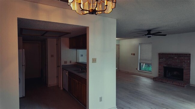 Building Photo - 6610 Windrift Way