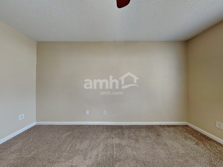 Building Photo - 4952 Lighthouse Ct