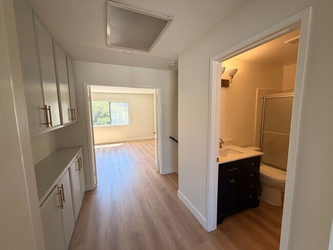 Building Photo - 275 Green Heath Pl
