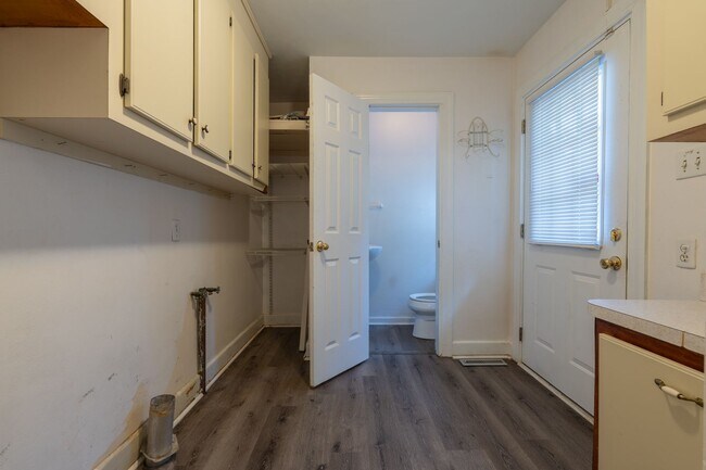 Building Photo - MOVE IN READY 4 Bedroom in Western Branch!