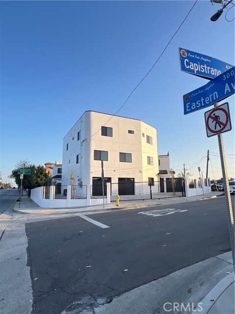 Building Photo - 339 N Eastern Ave