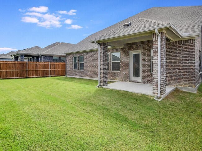 Building Photo - Practically New Home in Wolf Creek Resort Style Community
