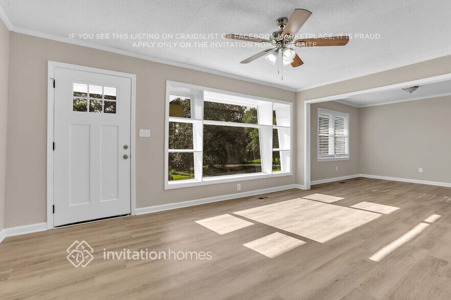 Building Photo - 1959 Laurel Ln