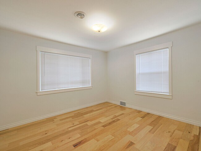Building Photo - 8431 S 117th St
