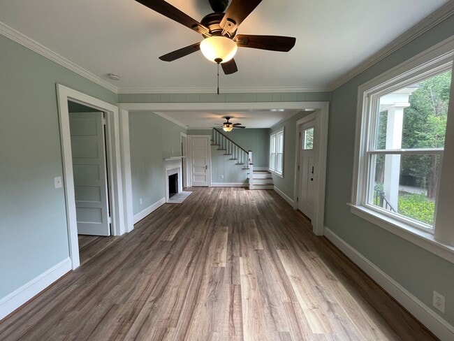 Building Photo - Cape Cod Style Housing in Pendleton!