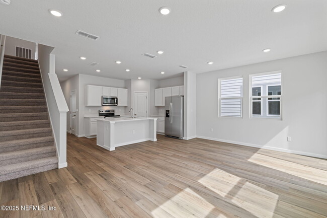 Building Photo - 111 Brazil Nut Cir