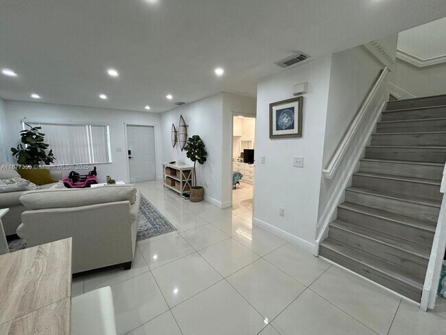 Building Photo - 15852 SW 68th Terrace