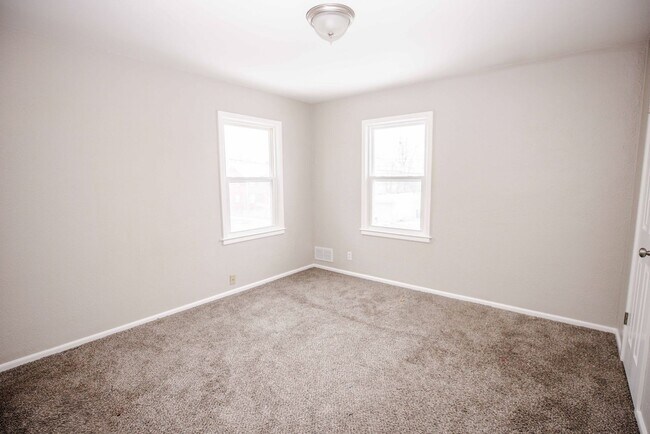 Building Photo - 3725 Watson Ave