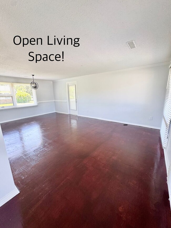 Building Photo - SUPERB Home in Sea Gate - close to Market ...