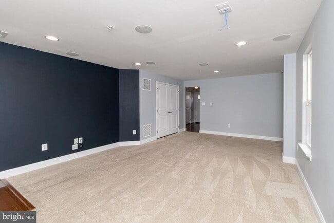 Building Photo - 5525 Peanuts Ln