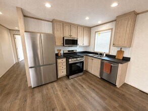 Building Photo - 3931 N Deadwood Dr
